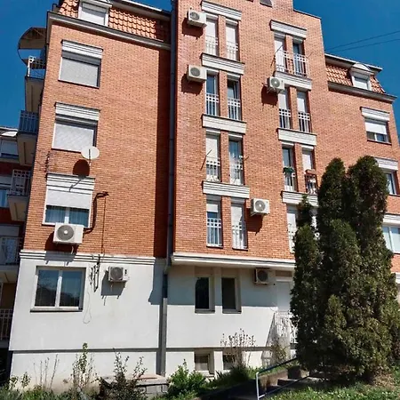 4m Apartment *